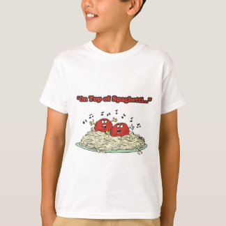 Camiseta encima de espagueti cantando albóndigas