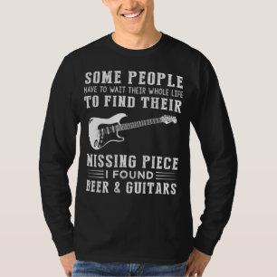 Camiseta Encontrar mi pieza perdida: cerveza, guitarra y ri