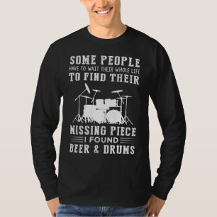 Camiseta Encontrar mi pieza perdida: cerveza, tambores y el