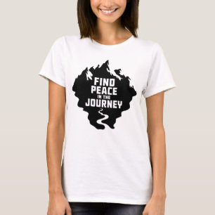 Camiseta Encuentra Paz en el Diseño de Montaña del Viaje