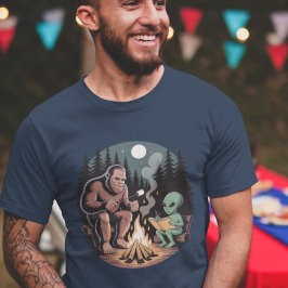 Camiseta Encuentro de alienígena Bigfoot OVNI Luna Críptido