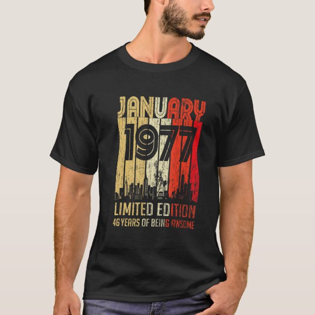 Camiseta Enero De 1977 46 Años De Asombro (Anverso)