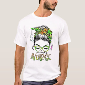 Camiseta Enfermera afortunada Messy Bun Shamrock