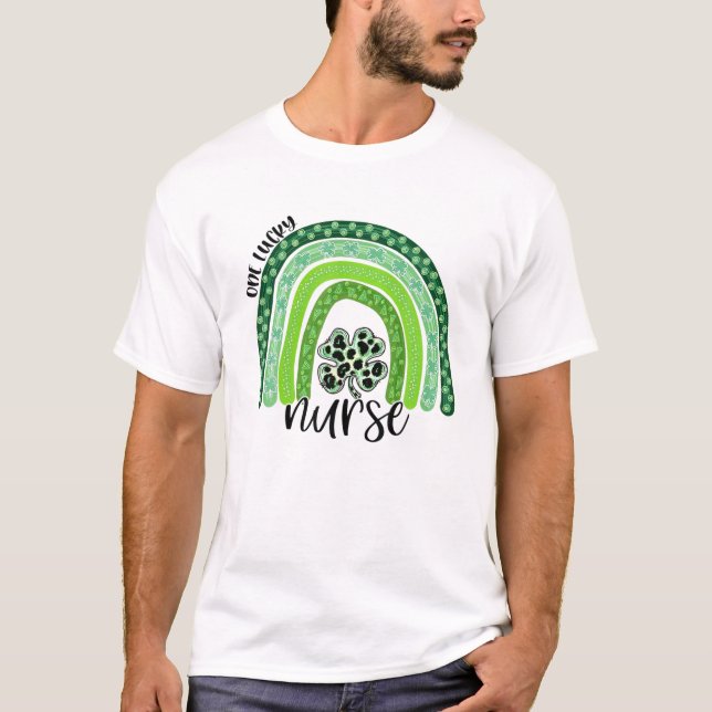 Camiseta Enfermera afortunada St. Patrick's Day Boho Rainbo (Anverso)