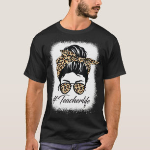 Camiseta Enfermera B de enfermera Leopard Messy Bun Glasses