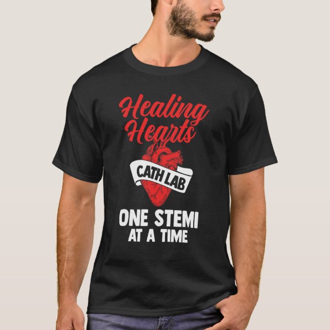 Camiseta Enfermera de cateterismo de laboratorio de cateter (Anverso)
