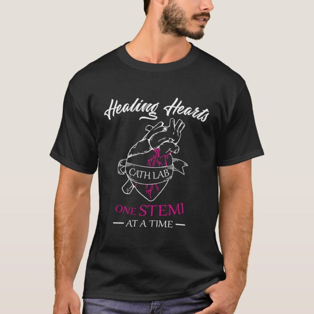 Camiseta Enfermera de Cath Lab Stemi Cuidados Cardiacos Cur (Anverso)