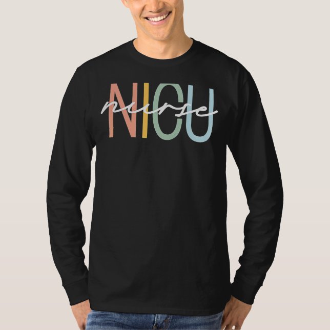 Camiseta Enfermera de la NICU Equipo neonatal Boho Rainbow  (Anverso)