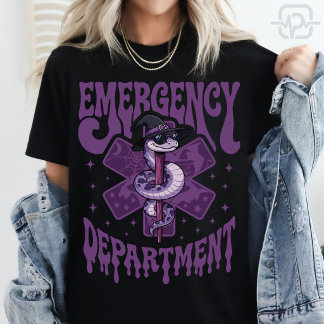 Camiseta Enfermera de Urgencias de Halloween Bruja Serpient