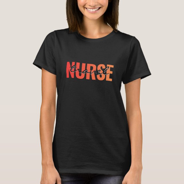 Camiseta Enfermera de Viaje Tipografía Moderna (Anverso)