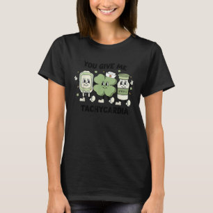 Camiseta Enfermera Día de San Patricio Me Das Taquicardia F