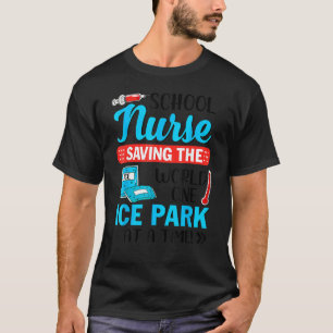 Camiseta Enfermera Escolar Salvando Al Mundo Un Estudiante