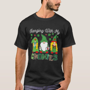 Camiseta Enfermera Irlandesa Colgando Con Mis Gnomies St Pa