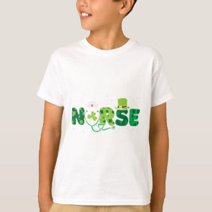 Camiseta Enfermera irlandesa estetoscopio bata día de San P