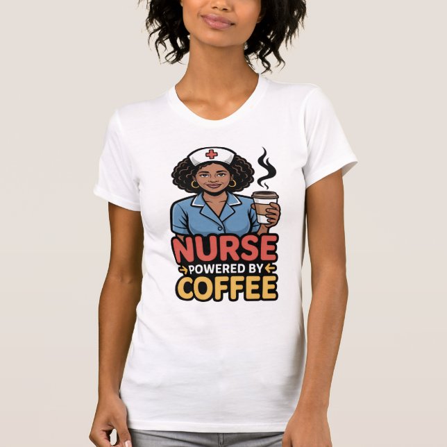 Camiseta Enfermera Potenciada por Café (Anverso)