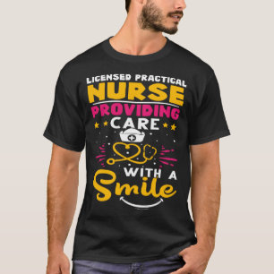 Camiseta Enfermera práctica con licencia que brinda atenció