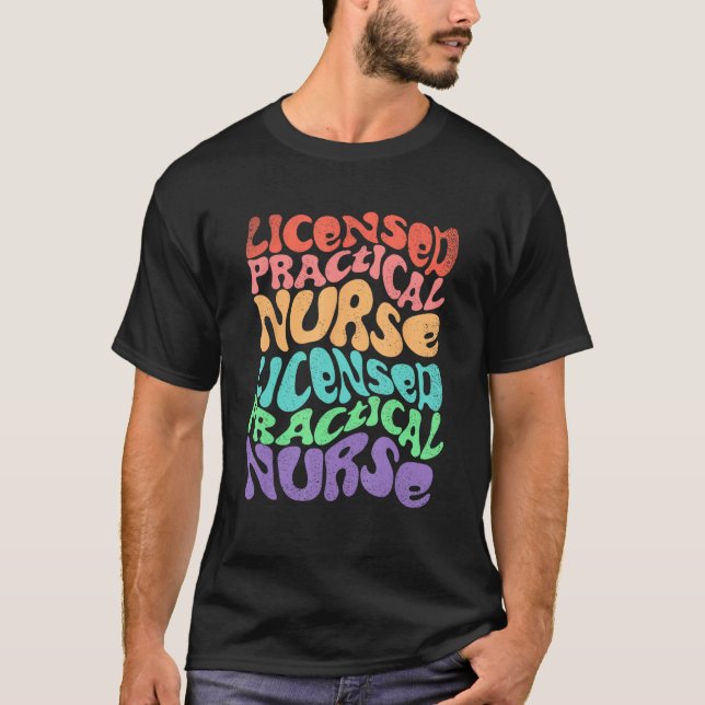 Camiseta Enfermera Práctica Licenciada LPN Retro Groovy Api (Anverso)