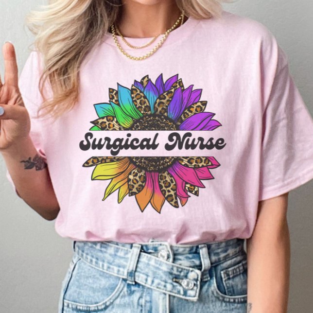 Camiseta Enfermera quirúrgica profesión girasol arco iris (Surgical Nurse Profession Rainbow Sunflower T-Shirt
)