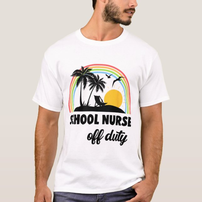 Camiseta Enfermera sin servicio Arcoiris fin de año escolar (Anverso)