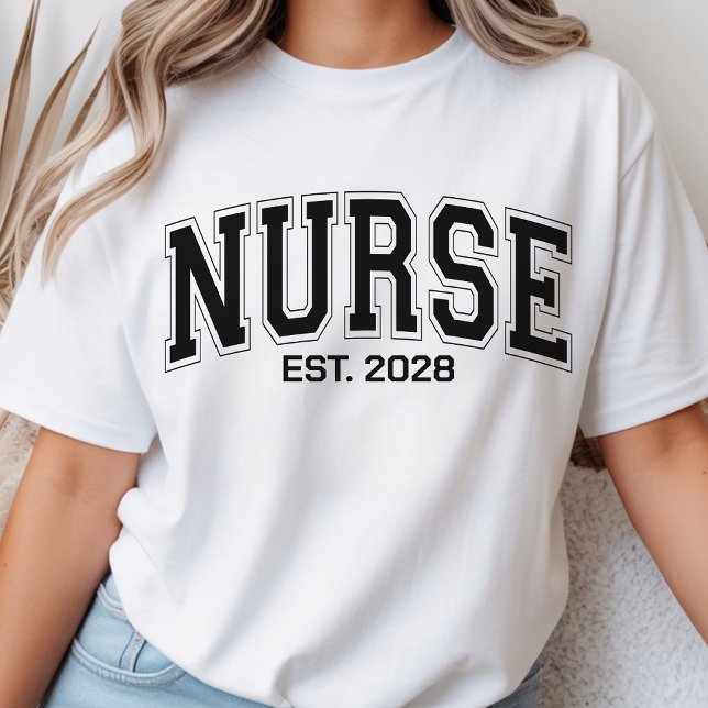 Camiseta Enfermera | Variables personalizadas para estudian (personalized varsity nurse appreciation | nurse medical healthcare worker graduation shirt for her)