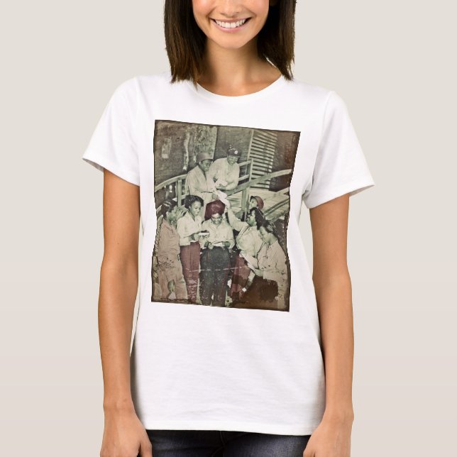 Camiseta Enfermeras en el Pacífico sureño recibiendo correo (Anverso)