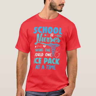 Camiseta Enfermeras Escolares Salvando el Mundo con una Com