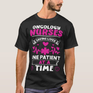 Camiseta Enfermeras oncológicas salvando vidas de un pacien