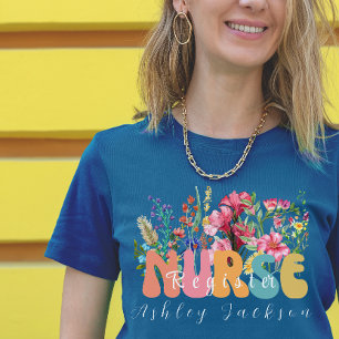 Camiseta Enfermero de flores silvestres de color retro pers