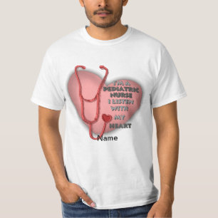 Camiseta Enfermero pediátrico del corazón rojo