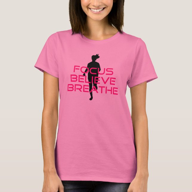 Camiseta Enfoque rosa cree que respirar (Anverso)