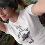 Camiseta Enfrentémonos al barco y el crucero Nauti<br><div class="desc">Este diseño fue creado a través del arte digital. Puede cambiar el estilo de esta camisa eligiendo Más > bajo la opción de estilo. Puede personalizarse haciendo clic en el botón personalizar y cambiando el color, agregando un nombre, iniciales o sus palabras favoritas. Contáctame en colorflowcreations@gmail.com si quieres tener este...</div>