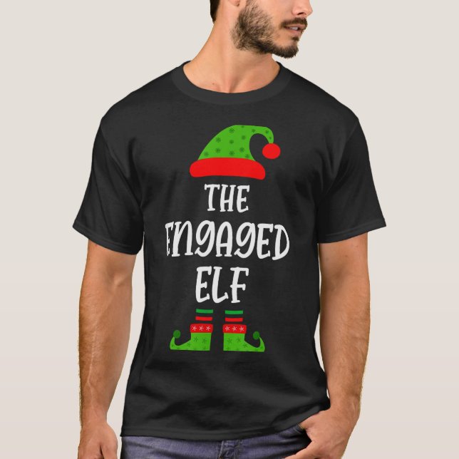 Camiseta Engaged Elf Family Matching Christmas Engagement  (Anverso)