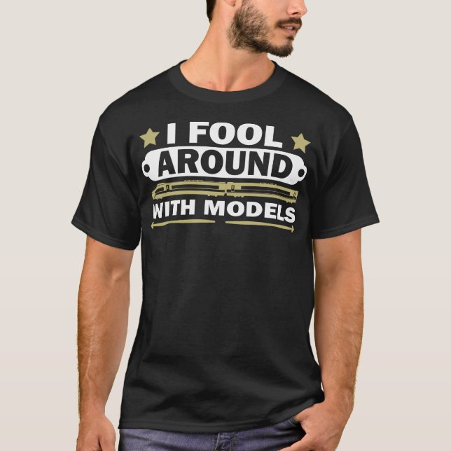 Camiseta Engaño alrededor con los modelos (Anverso)