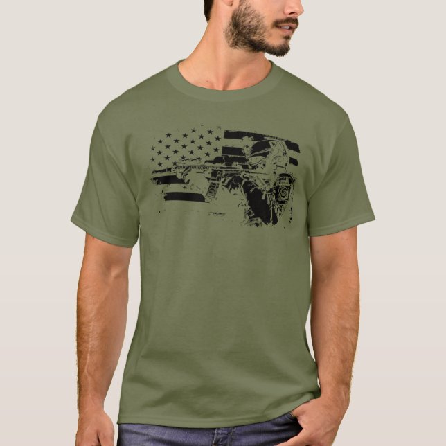 CAMISETA ENGRANAJE DEL LIMPIADOR POR EKLEKTIX (Anverso)