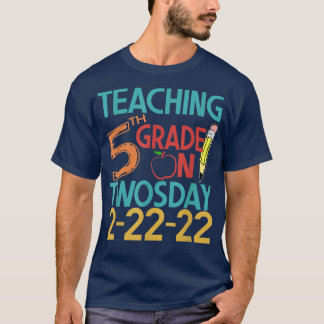 Camiseta Enseñando 5º Grado El 222222 Datos De Numerología