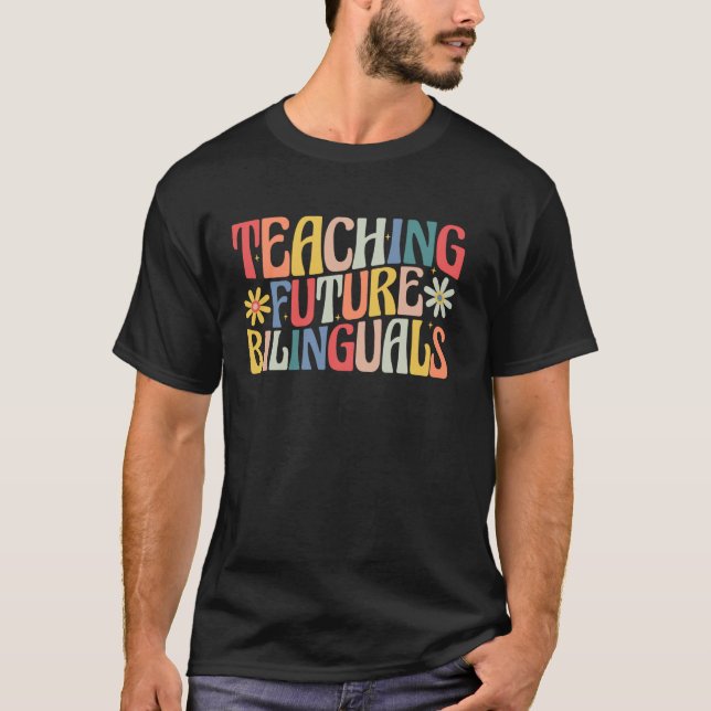 Camiseta Enseñando a los futuros bilingües retro Groovy de  (Anverso)