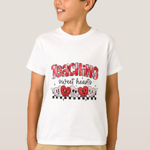 Camiseta Enseñando a novias con un corazón dulce Valentine