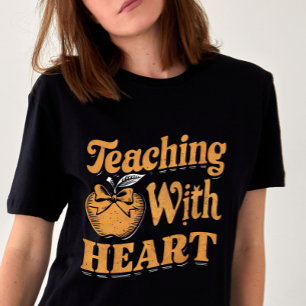 Camiseta Enseñando con corazón de vuelta a la escuela regal