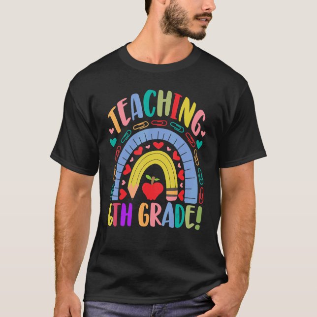 Camiseta Enseñando escuela de sexto grado Rainbow Acedamic (Anverso)