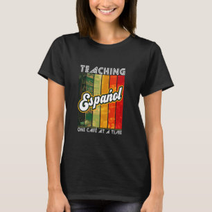 Camiseta Enseñando Español Un Café A La Vez Idioma Español