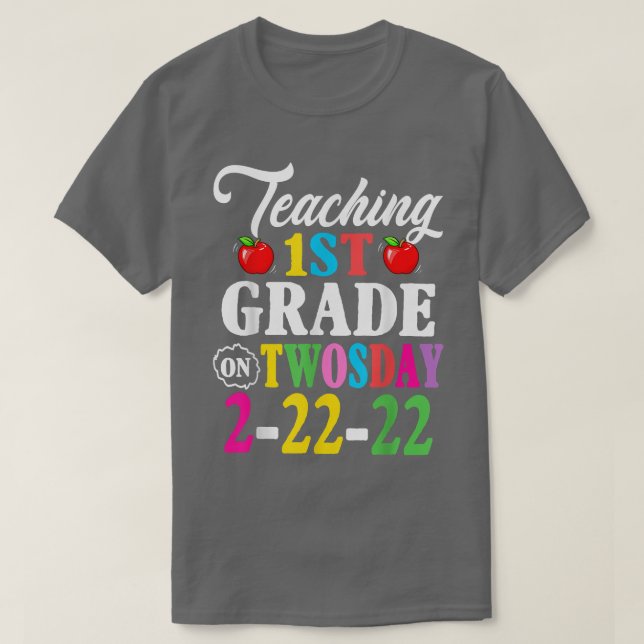 Camiseta Enseñanza de 1er Grado El 22 De Febrero De 2022  (Diseño del anverso)