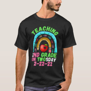 Camiseta Enseñanza De 2º Grado Los Días 2-22-22 22-2022