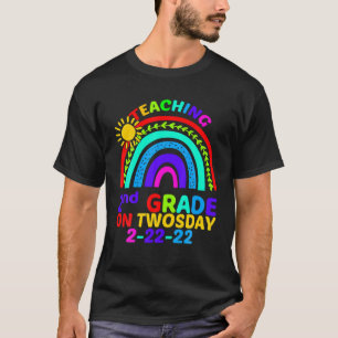 Camiseta Enseñanza De 2º Grado Los Días 2-22-22 22 De Febre