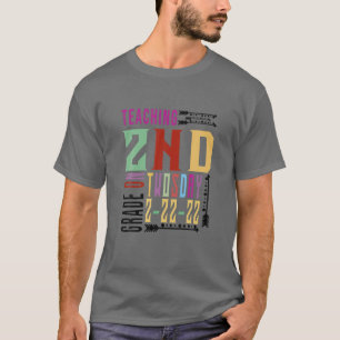 Camiseta Enseñanza De 2º Grado Los Días 2-22-22 22 De Febre