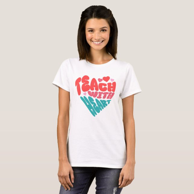 Camiseta Enseñar con Corazón (Anverso completo)