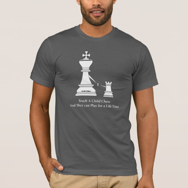 Camiseta Enseñe a un ajedrez del niño y juegue para un (Anverso)