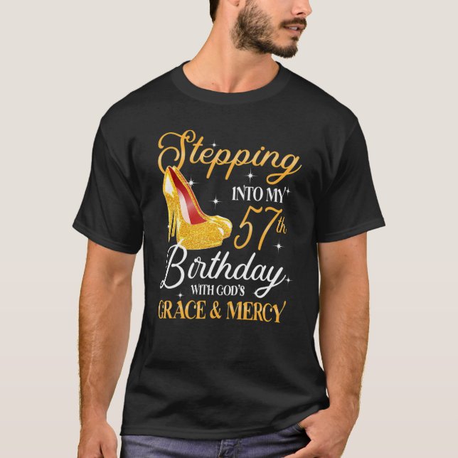 Camiseta Entrando En Mi Cumpleaños 57 Como Un Jefe, Él (Anverso)