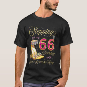 Camiseta Entrando en mi cumpleaños número 66 con la gracia 