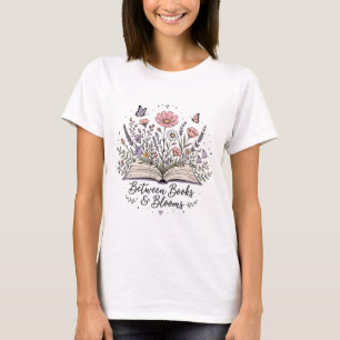 Camiseta Entre libros y florece amante de los libros lector