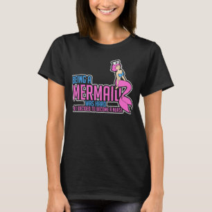 Camiseta Entrenando estudiantes de sirena enfermera